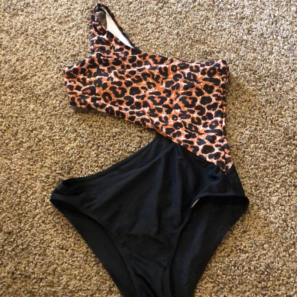 Bathing suit